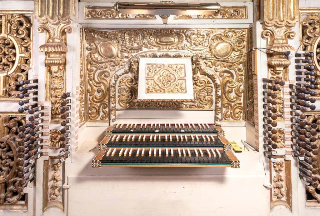 Consola órgano de la epistola de la catedral de Granada AD