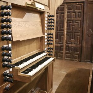 Consola del órgano de Oión